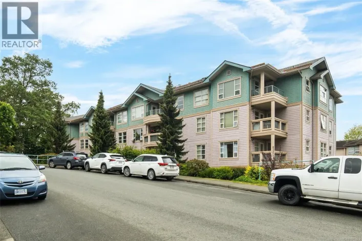 306 799 Blackberry Rd, Saanich