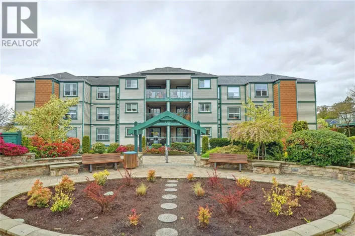 306 894 Vernon Ave, Saanich