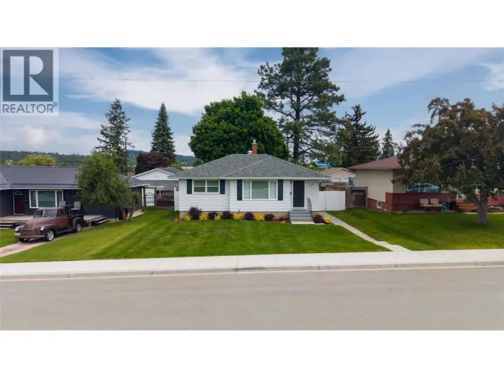 306 8th Street S, Cranbrook