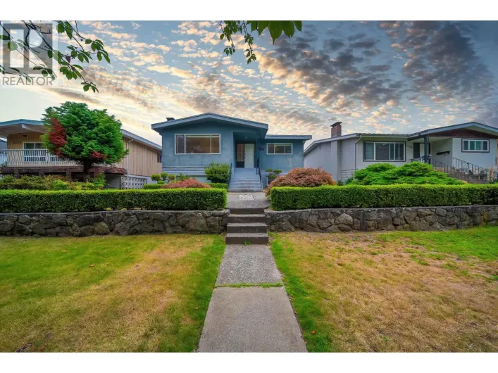 3063 ROSEMONT DRIVE, Vancouver