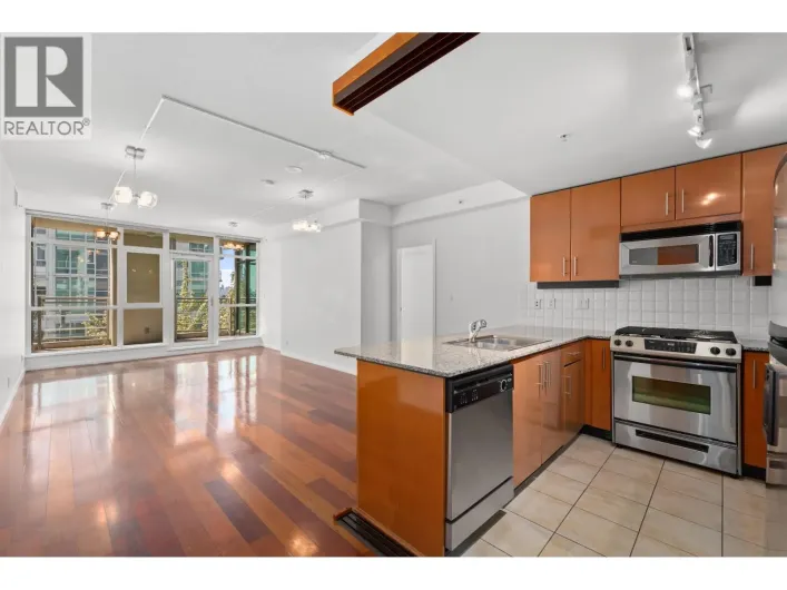 307 100 E ESPLANADE AVENUE, North Vancouver