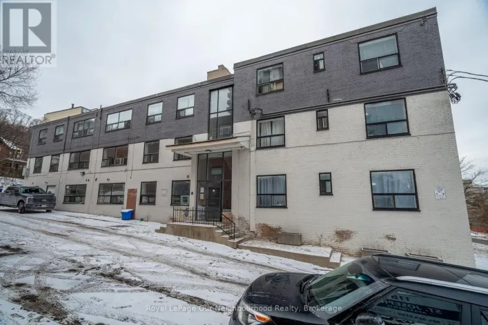 Other for rent: 307 - 112 ST. JOSEPH'S DRIVE, Hamilton