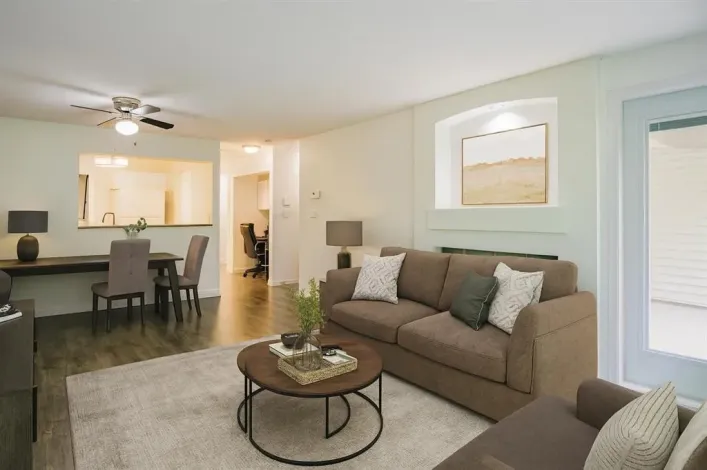 307 15210 GUILDFORD DRIVE, Surrey