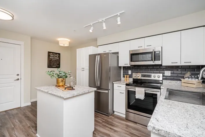 307 15210 PACIFIC AVENUE, White Rock