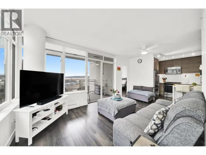 307 200 NELSON'S CRESCENT, New Westminster