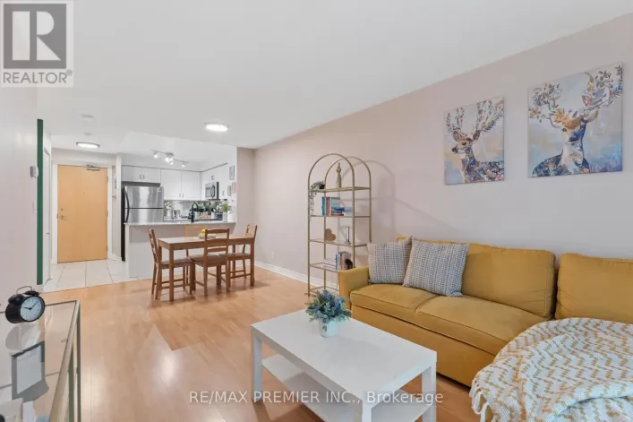 307 - 212 EGLINTON AVENUE E, Toronto