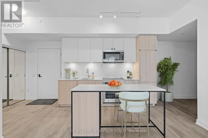 307 - 220 MISSINNIHE WAY, Mississauga