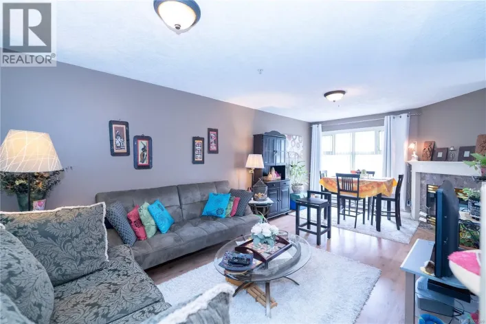 307 2527 Quadra St, Victoria