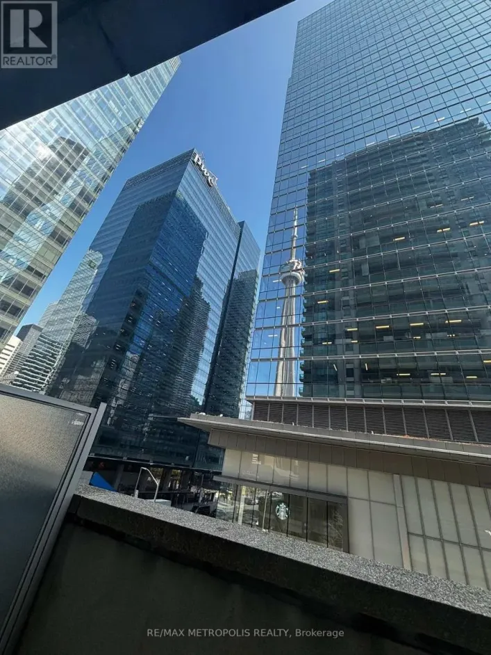 307 - 30 GRAND TRUNK CRESCENT, Toronto