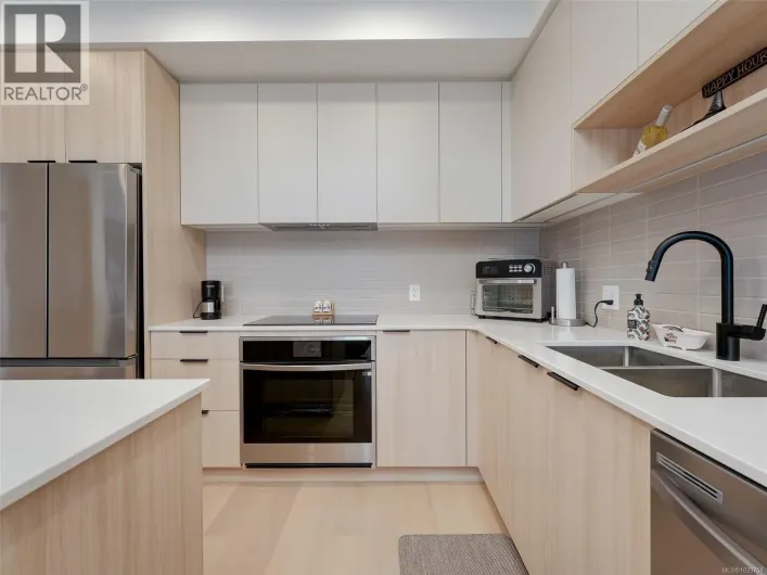 307 3564 A Ryder Hesjedal Way, Colwood