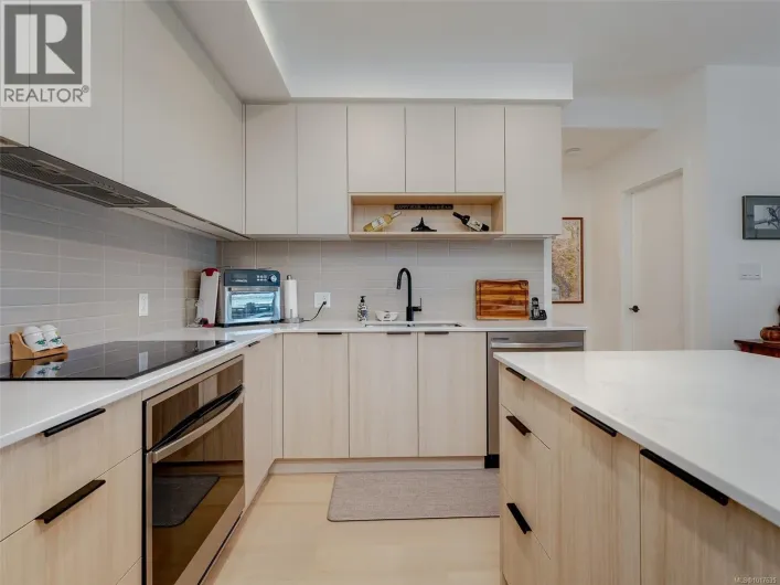 307 3564-A Ryder Hesjedal Way, Colwood