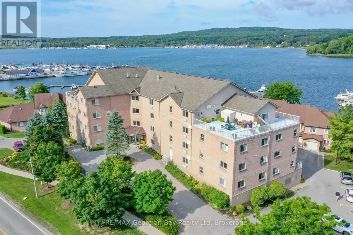 307 - 4 BECK BOULEVARD, Penetanguishene