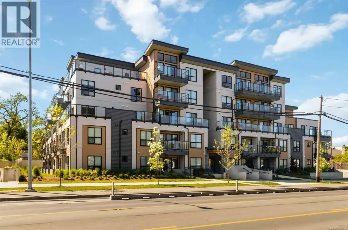 307 4030 Shelbourne St, Saanich