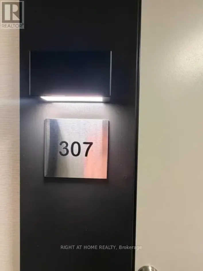 307 - 6 DAVID EYER ROAD, Richmond Hill