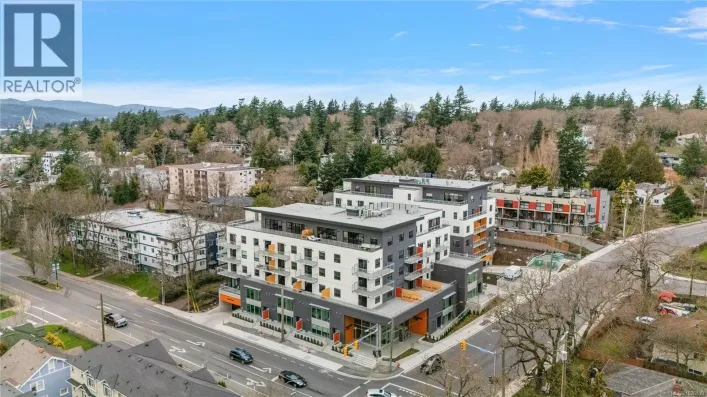 307 610 Lampson St, Esquimalt