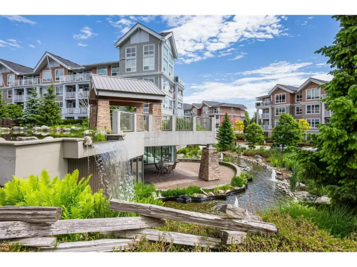 307 6480 194 STREET, Surrey