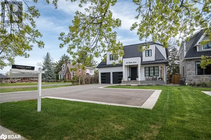 307 MARTIN Street, Milton