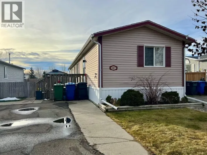 307 Spurline Avenue, Coaldale