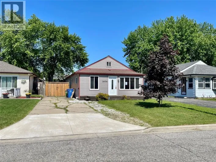 3074 Lloyd George BOULEVARD, Windsor
