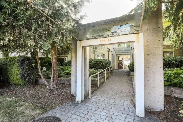 308 1929 154 STREET, Surrey