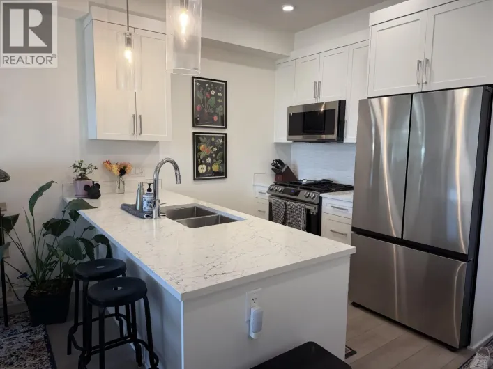 308 22633 SELKIRK AVENUE, Maple Ridge
