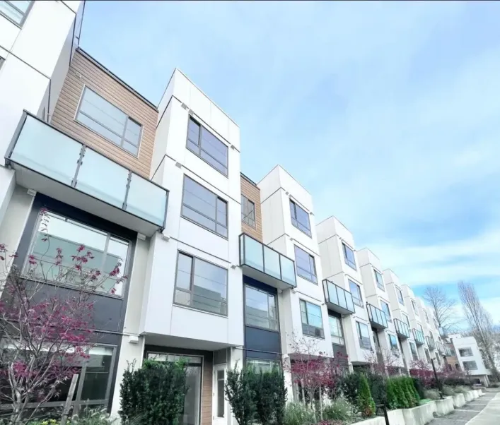 308 6338 KING GEORGE BOULEVARD, Surrey