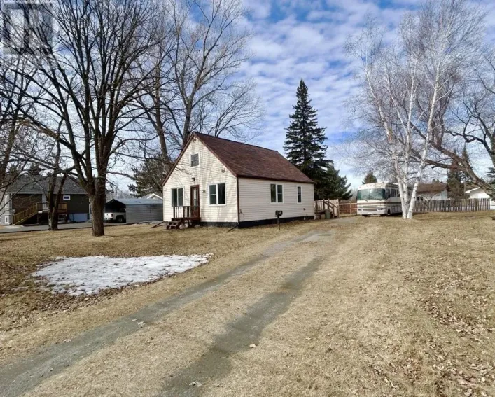 308 Sixth Street West, Fort Frances