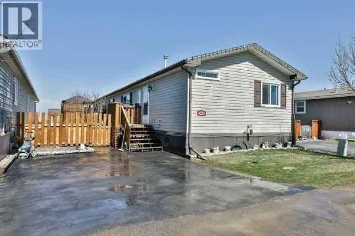 308 Spurline Avenue, Coaldale