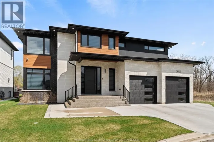3082 BETTS AVENUE, Windsor