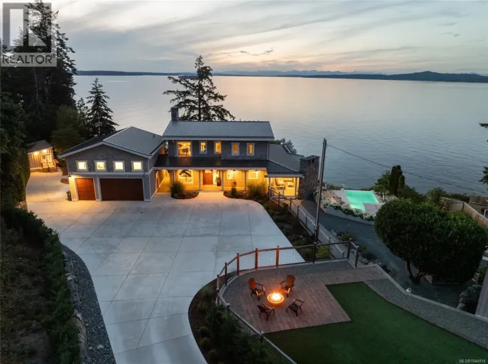 3089 Cook St, Chemainus