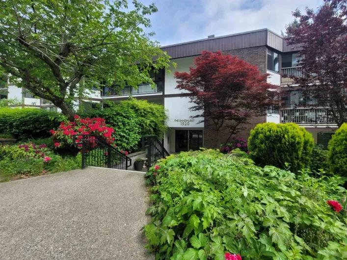 309 1520 VIDAL STREET, White Rock