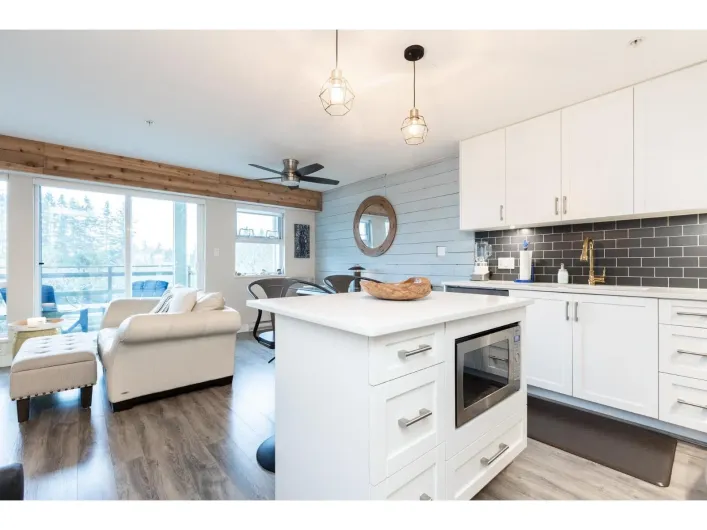 309 15735 CROYDON DRIVE, Surrey