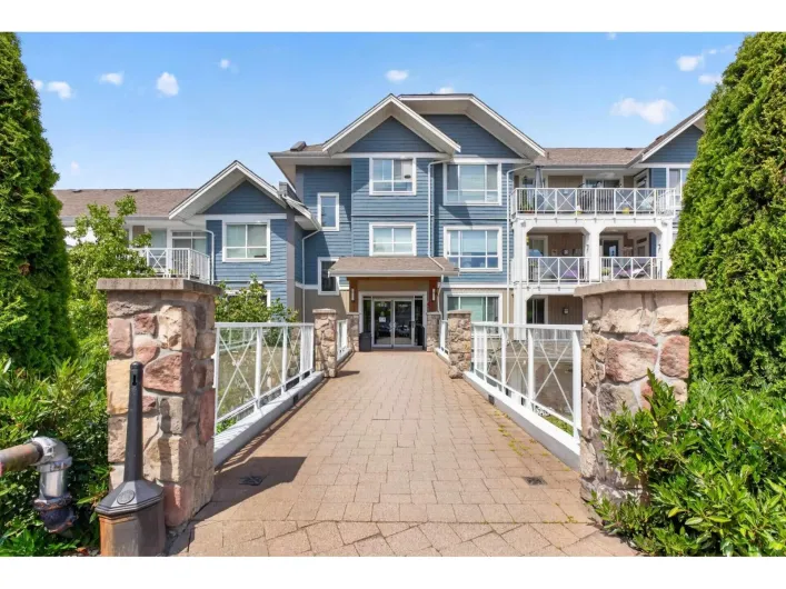 Apartment for sale: 309 16380 64 AVENUE, Surrey