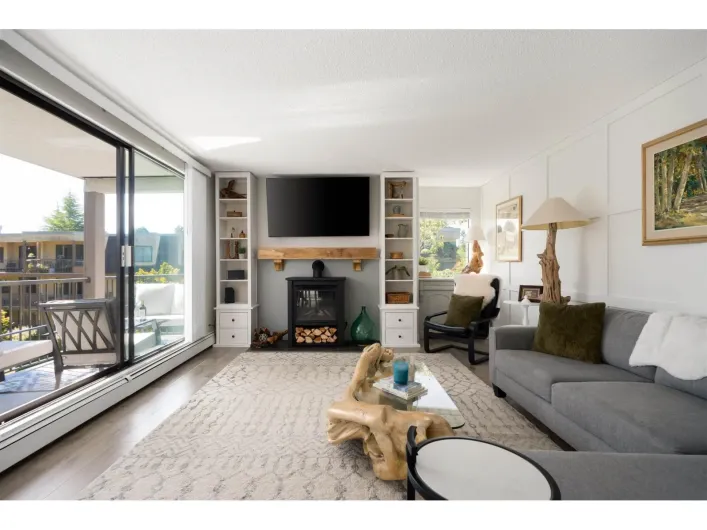 309 1740 SOUTHMERE CRESCENT, Surrey