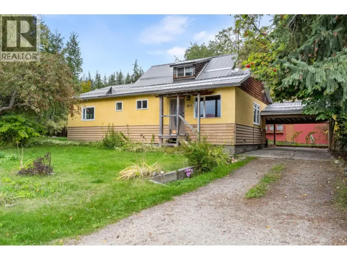 309 1st Avenue NW, Nakusp