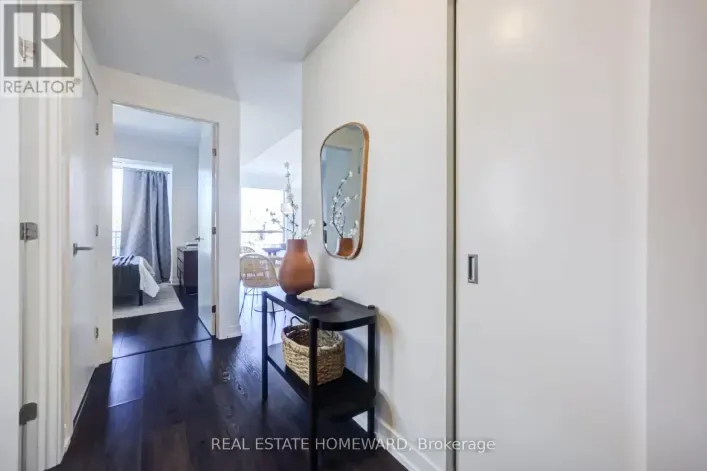 Apartment for sale: 309 - 223 ST CLAIR AVENUE W, Toronto