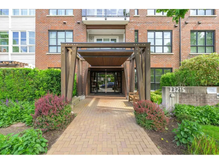 309 23215 BILLY BROWN ROAD, Langley