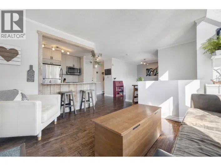 309 3721 DELBROOK AVENUE, North Vancouver