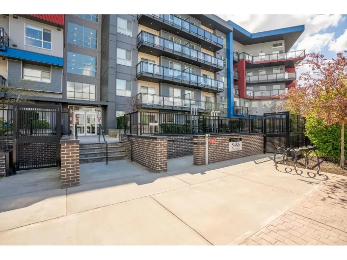 309 5486 199A STREET, Langley