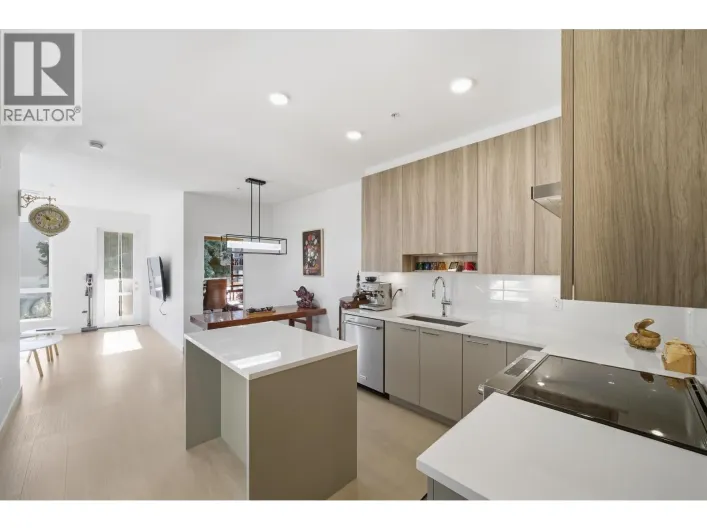 309 7588 16TH STREET, Burnaby