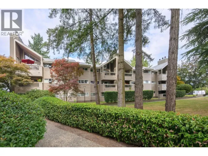 309 932 ROBINSON STREET, Coquitlam