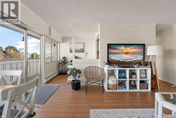 309 964 Heywood Ave, Victoria