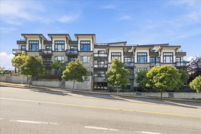 309 9983 E BARNSTON DRIVE, Surrey