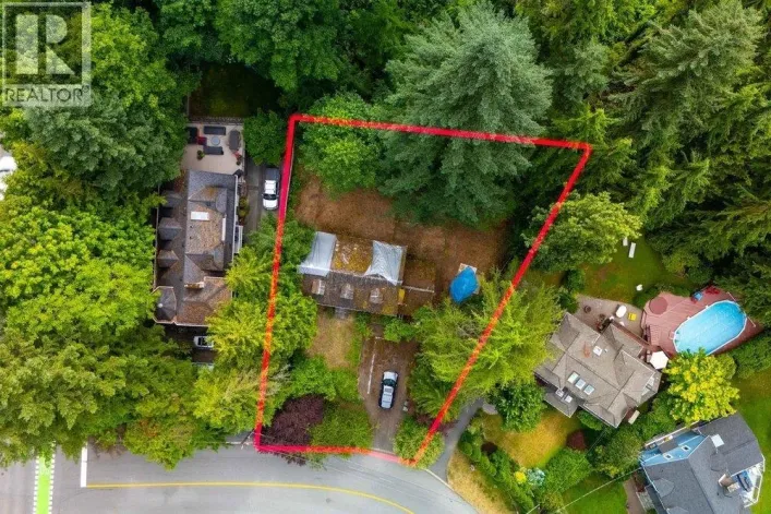 3095 PLYMOUTH DRIVE, North Vancouver