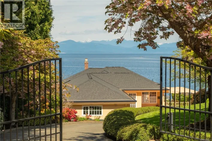 3097 Dolphin Dr, Nanoose Bay