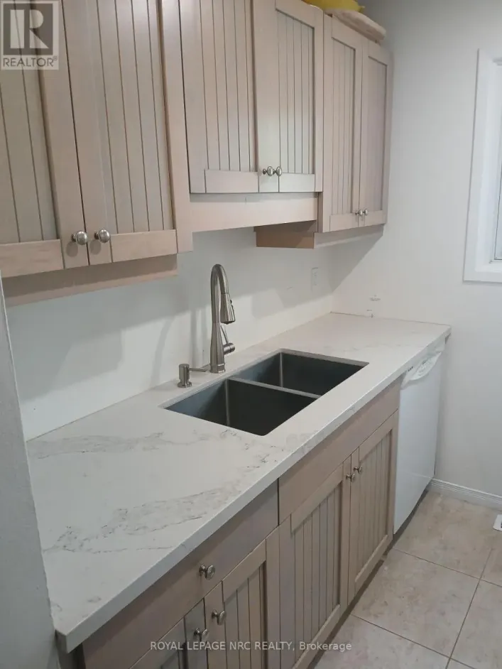 Row / Townhouse for sale: 31 - 302 VINE STREET, St. Catharines