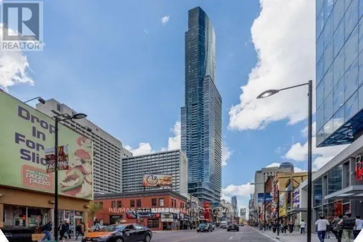 31 - 384 YONGE STREET, Toronto