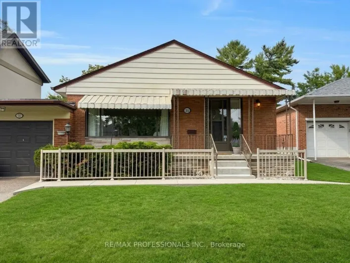 31 CHESHIRE DRIVE, Toronto
