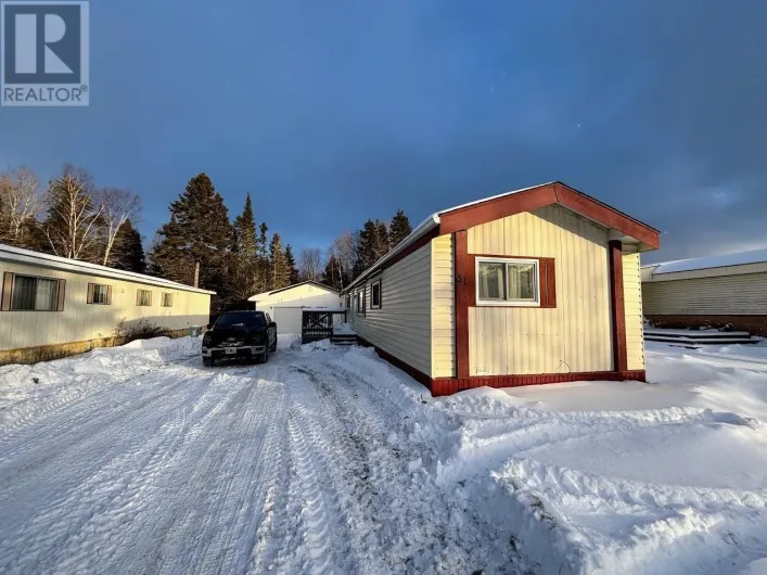 31 Coveney ST, Marathon