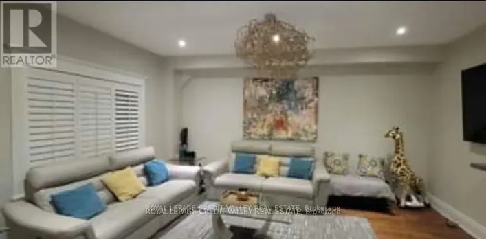 31 CROWN VICTORIA DR DRIVE W, Brampton